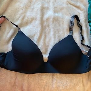 Vs bling bra